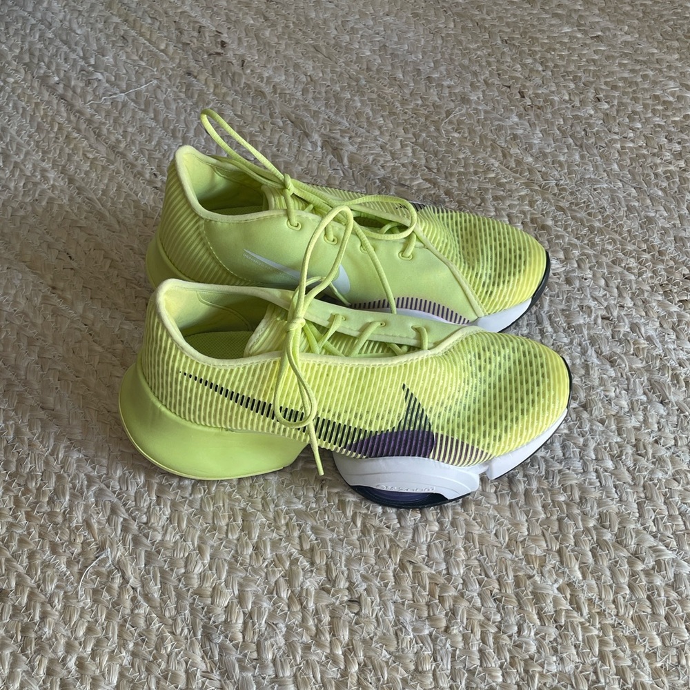 Like-new Nike AirZoom Superhero Women Lemon Twist Sneakers Size 8